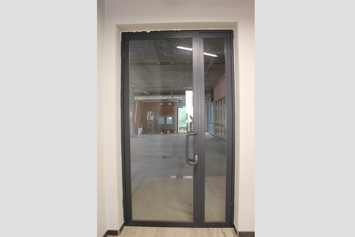 Прозрачные офисные двери Ofimall